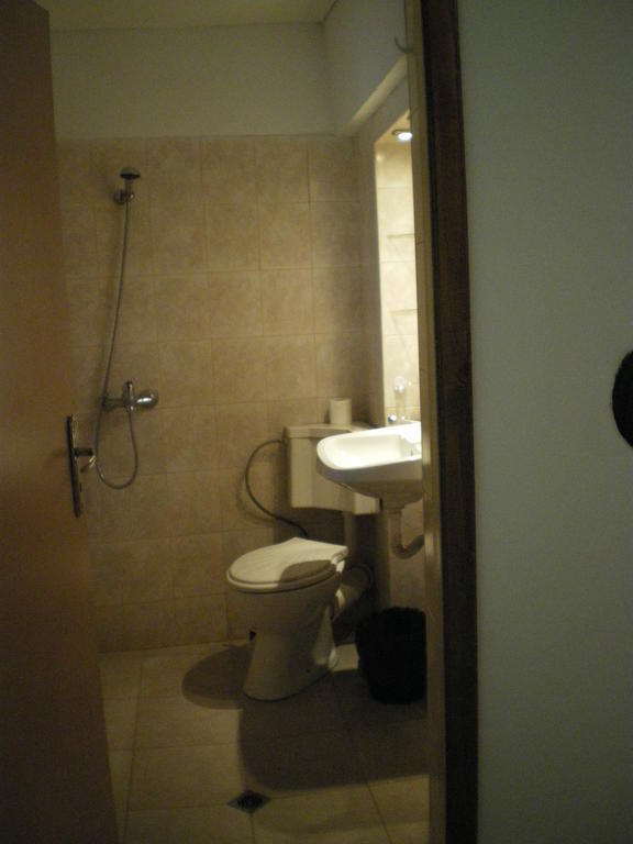 Old House Hostel Burgas Phòng bức ảnh
