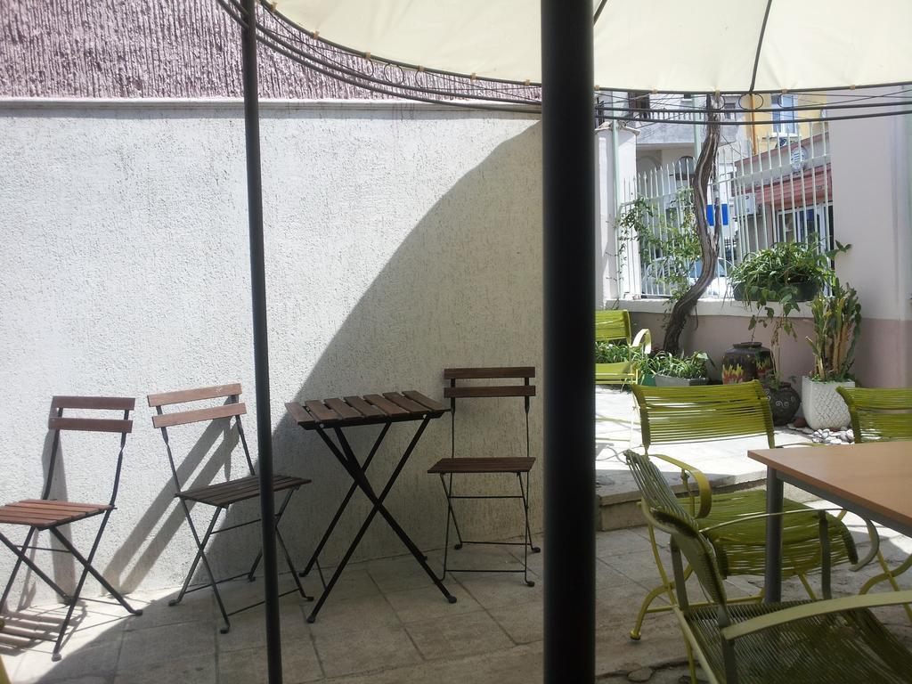 Old House Hostel Burgas Ngoại thất bức ảnh