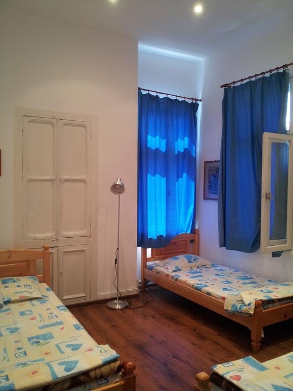 Old House Hostel Burgas Phòng bức ảnh